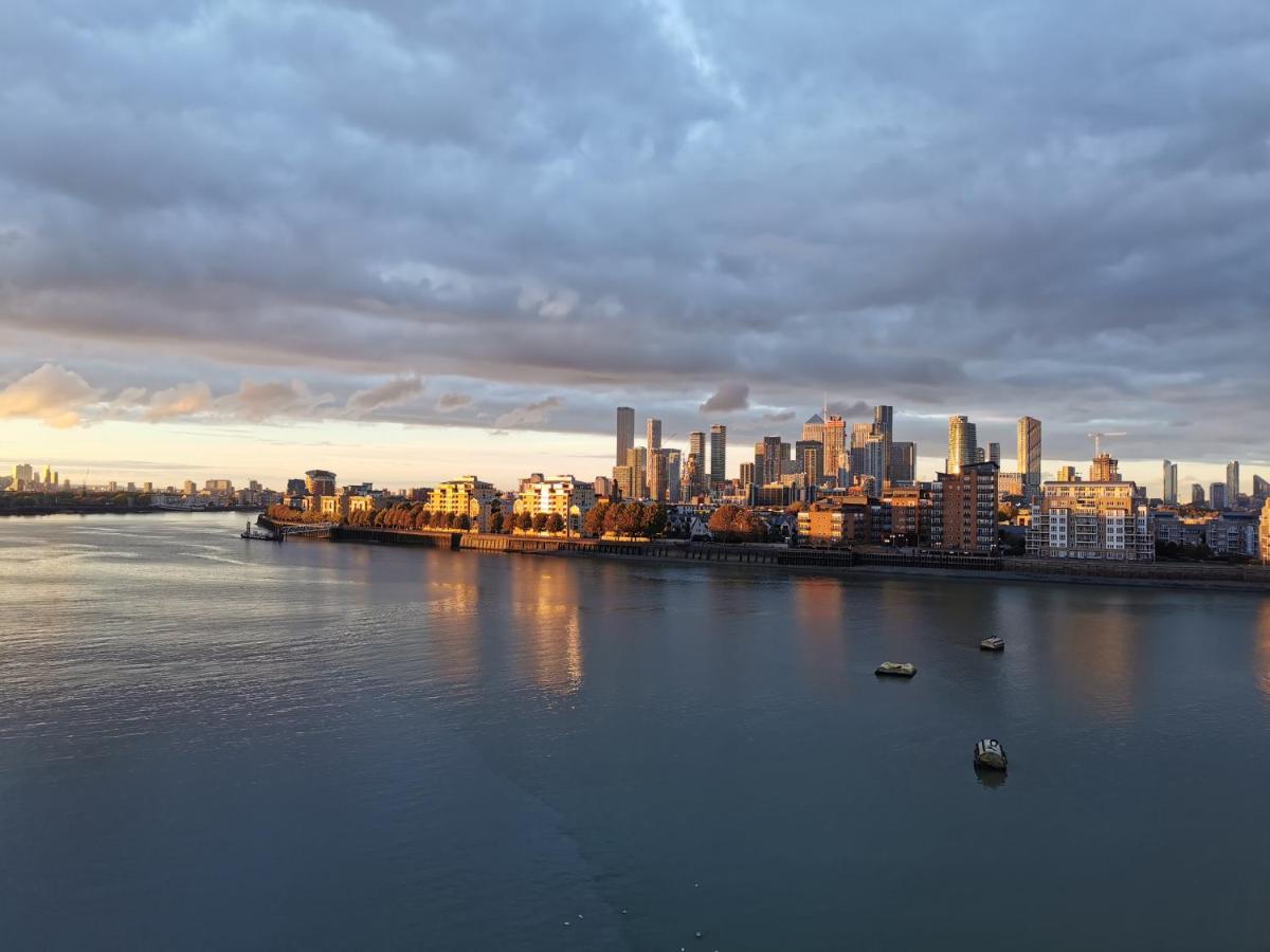 Homestay Room With Stunning Thames River View London Exteriör bild
