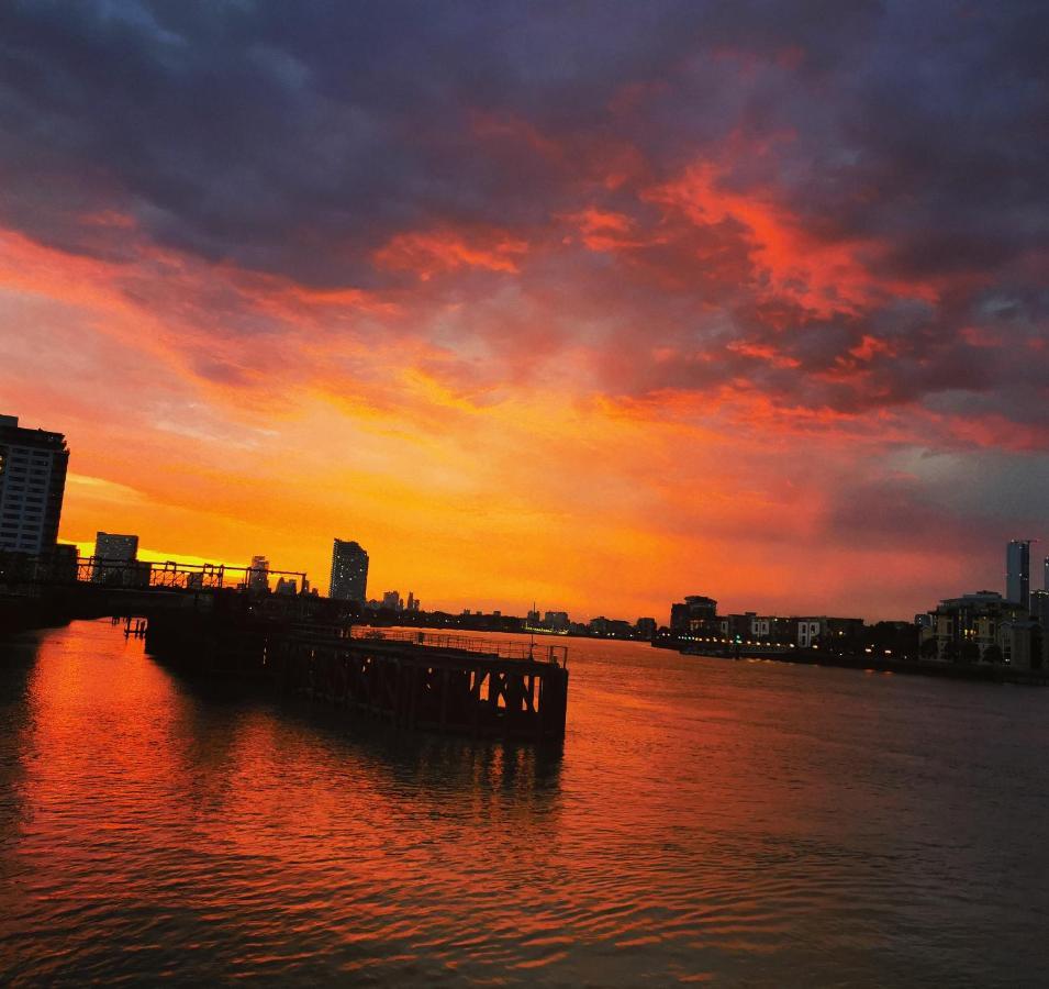 Homestay Room With Stunning Thames River View London Exteriör bild