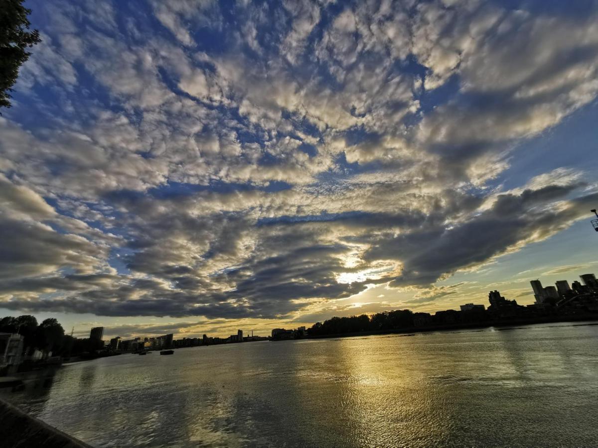 Homestay Room With Stunning Thames River View London Exteriör bild